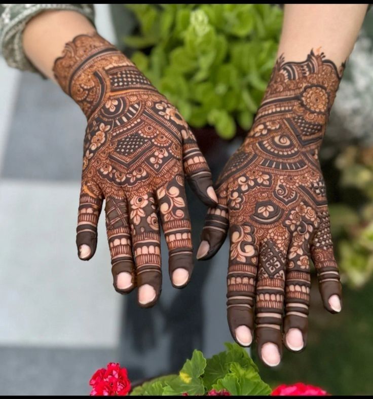 Punjabi Front Hand Mehndi Design (16) Punjabi Front Hand Mehndi Design (16)