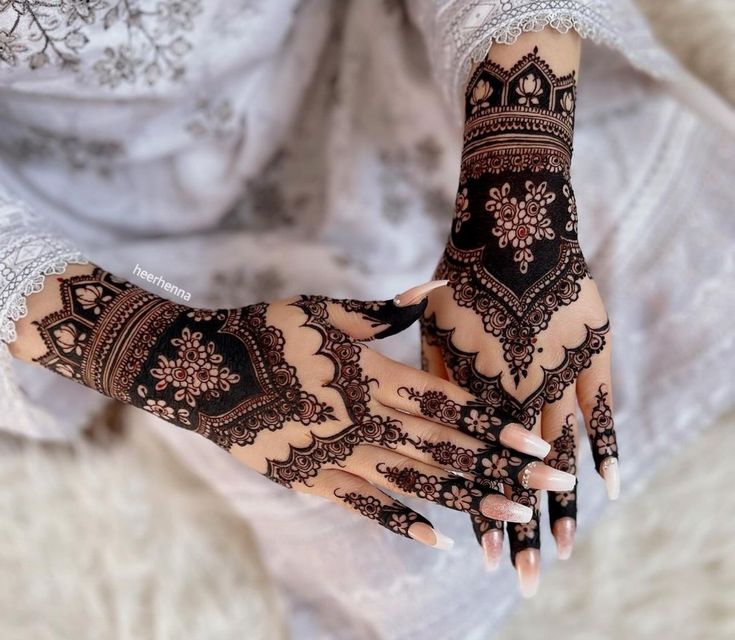 Punjabi Front Hand Mehndi Design (5) Punjabi Front Hand Mehndi Design (5)