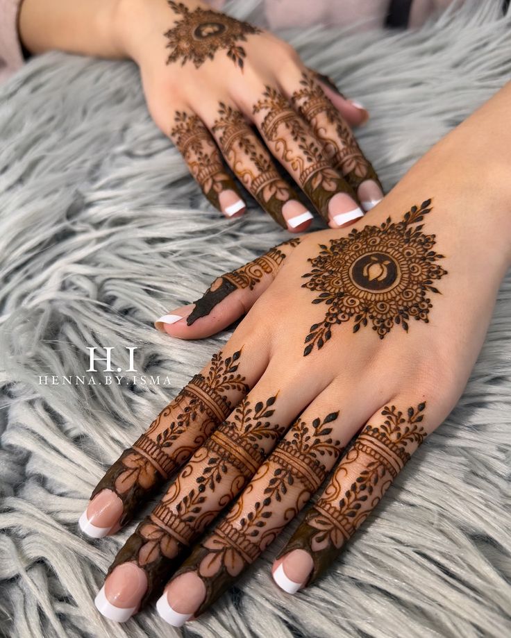 Punjabi Front Hand Mehndi Design (7) Punjabi Front Hand Mehndi Design (7)