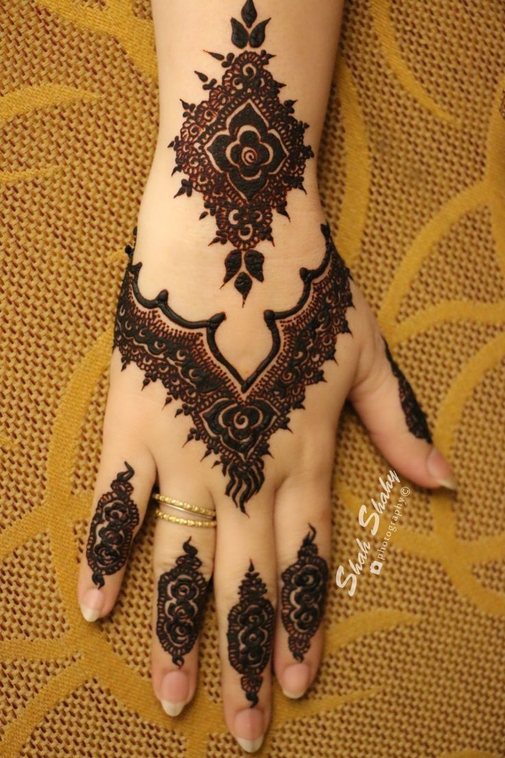 Punjabi Royal Hand Mehndi Design (26) Punjabi Royal Hand Mehndi Design (26)