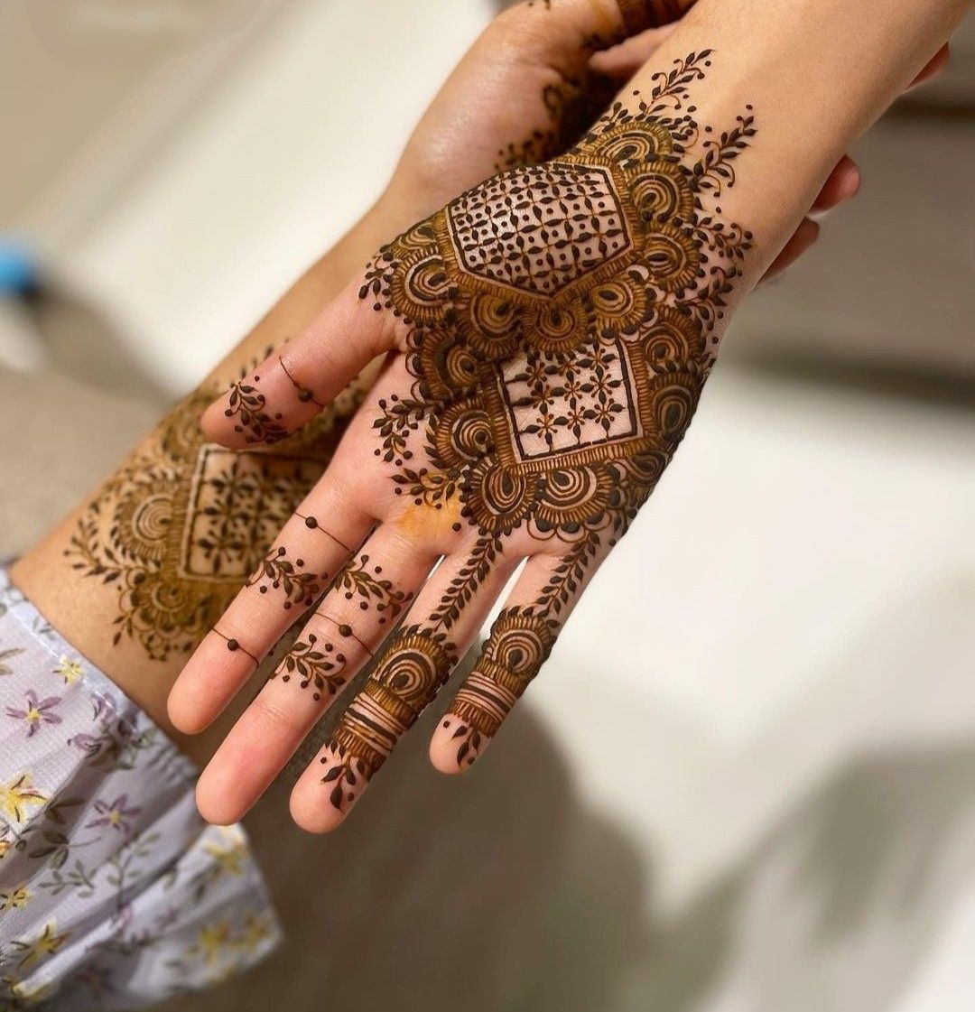 Punjabi Royal Mehndi Design Front Hand (21) Punjabi Royal Mehndi Design Front Hand (21)