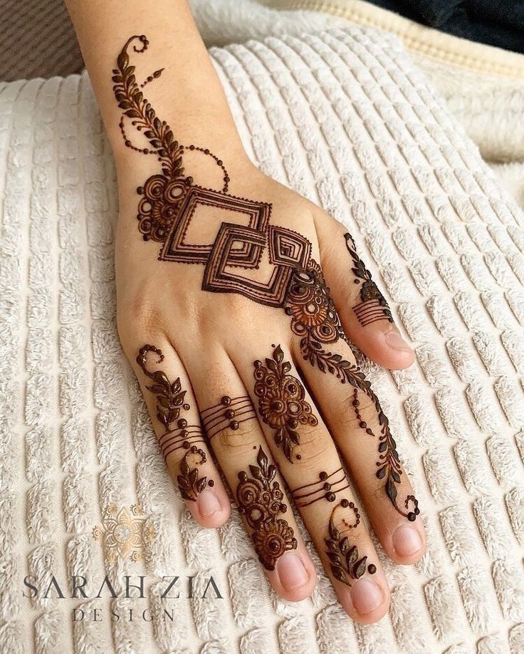 Royal Back Hand Mehndi Designs (8)