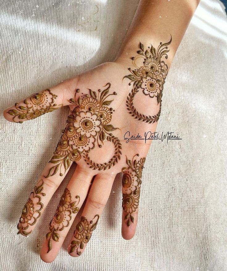 Royal Front Hand Mehndi Design Arabic Simple (4)