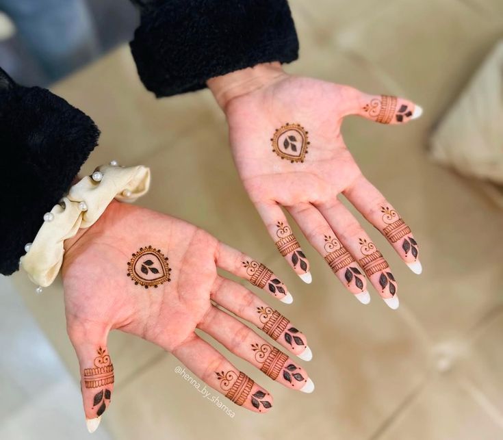 Simple Front Hand Mehndi Designs for Kids Simple Front Hand Mehndi Designs for Kids
