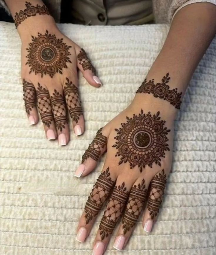 Simple Mehndi Design Images (3)