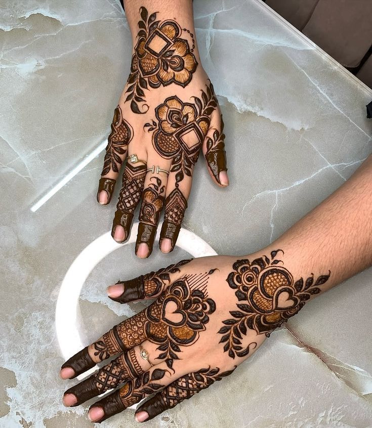 Simple Mehndi Design Photos (1)