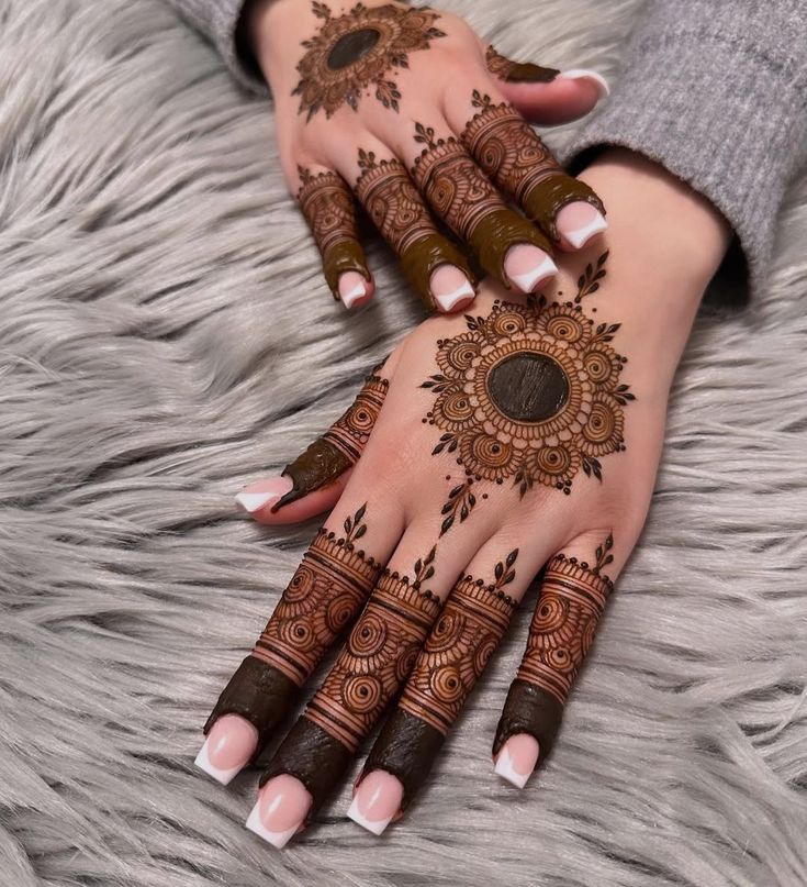 Simple Mehndi Design Photos (33)