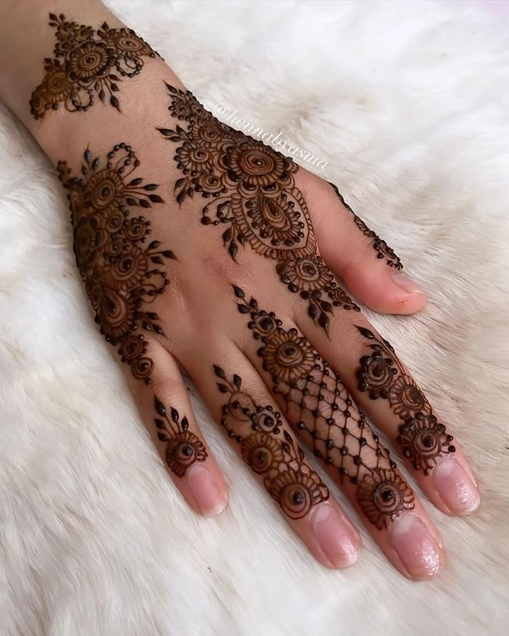 Simple Mehndi Design Photos (37)