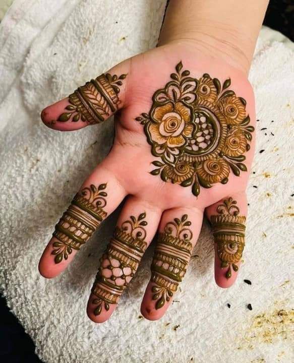 Simple and Easy Mehndi Design Back Hand (11)