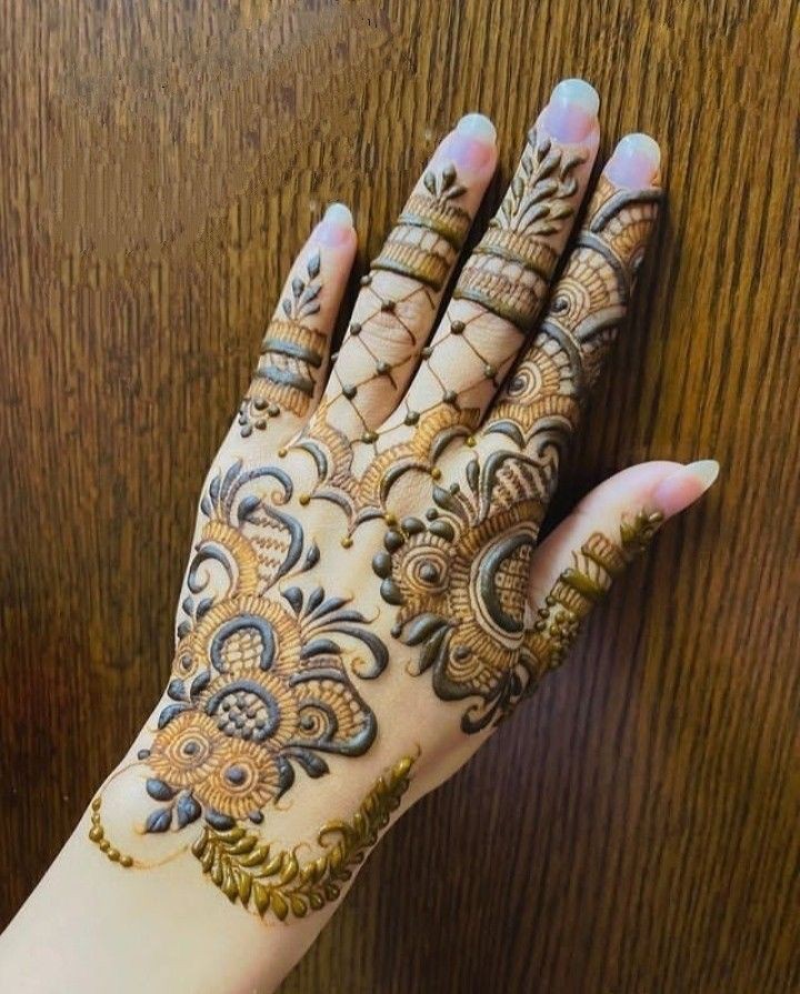 Simple and Easy Mehndi Design Back Hand (6)