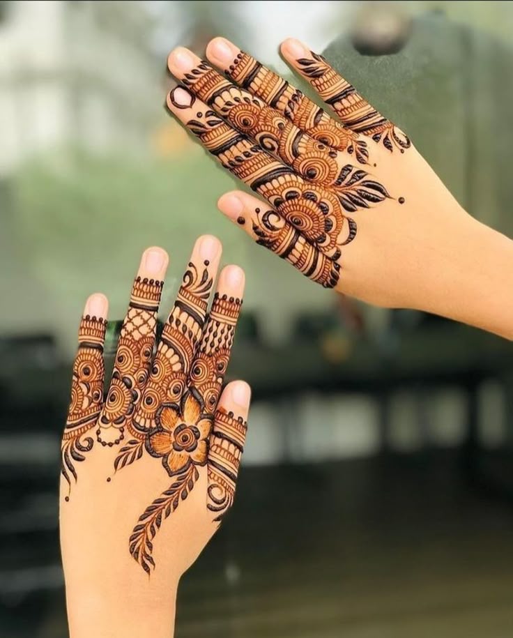Stylish Hand Mehndi Design (11)