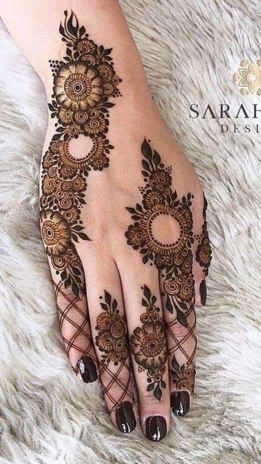 Stylish Hand Mehndi Design (21)
