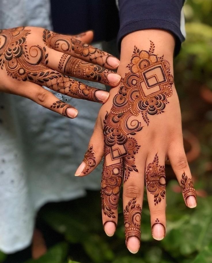 Stylish Hand Mehndi Design (8)