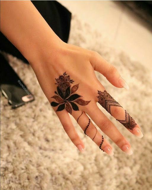 Stylish Hand Mehndi Design