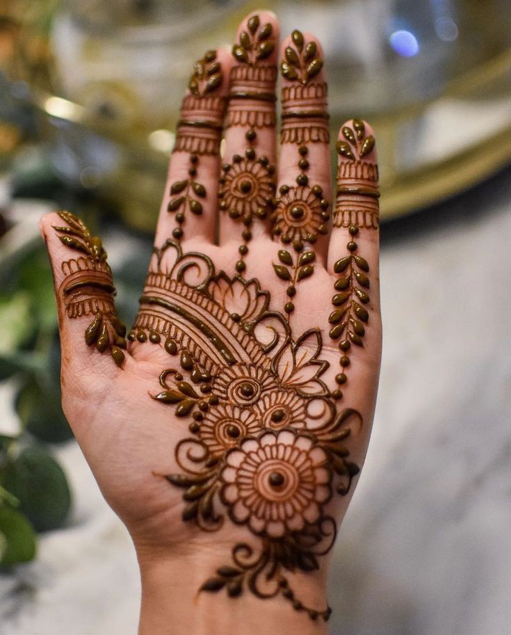 Unique Royal Front Hand Mehndi Design (3)