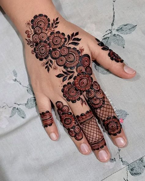 Very Easy Arabic Mehndi Design (10)