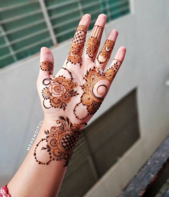 Very Easy Arabic Mehndi Design (2)