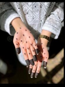 imgi 129 Finger Mehndi Design Images 78 225x300 imgi 129 Finger Mehndi Design Images 78 225x300