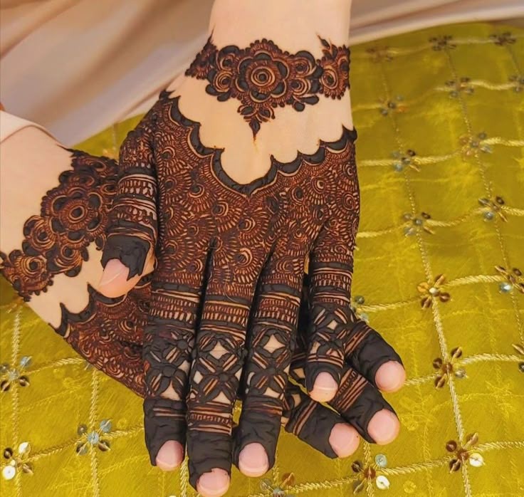 imgi 171 simple mehndi design back