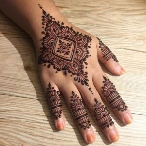 imgi 224 simple mehndi designs for kids front hand arabic 300x300