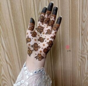 imgi 236 girl front hand simple mehndi design 300x291