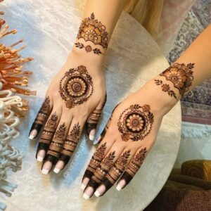 imgi 236 simple mehndi design front hand stylish front hand 4 300x300