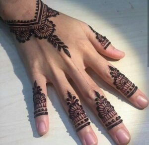 imgi 248 simple mehndi designs for kids cute 300x293