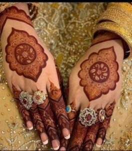 imgi 284 simple mehndi design circle front hand 1 264x300