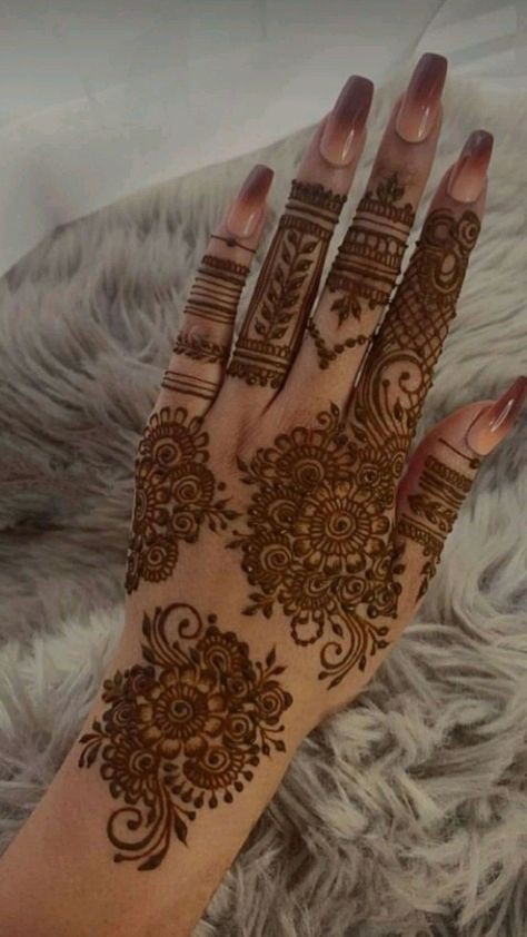 imgi 31 simple mehndi design front hand stylish front hand 1