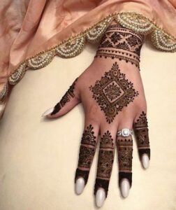 imgi 368 simple mehndi design bridal mehndi front hand stylish front hand 252x300