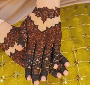 imgi 434 simple mehndi design back 300x285