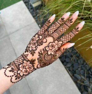 imgi 440 simple and beautiful simple mehndi design photo back hand 1 295x300