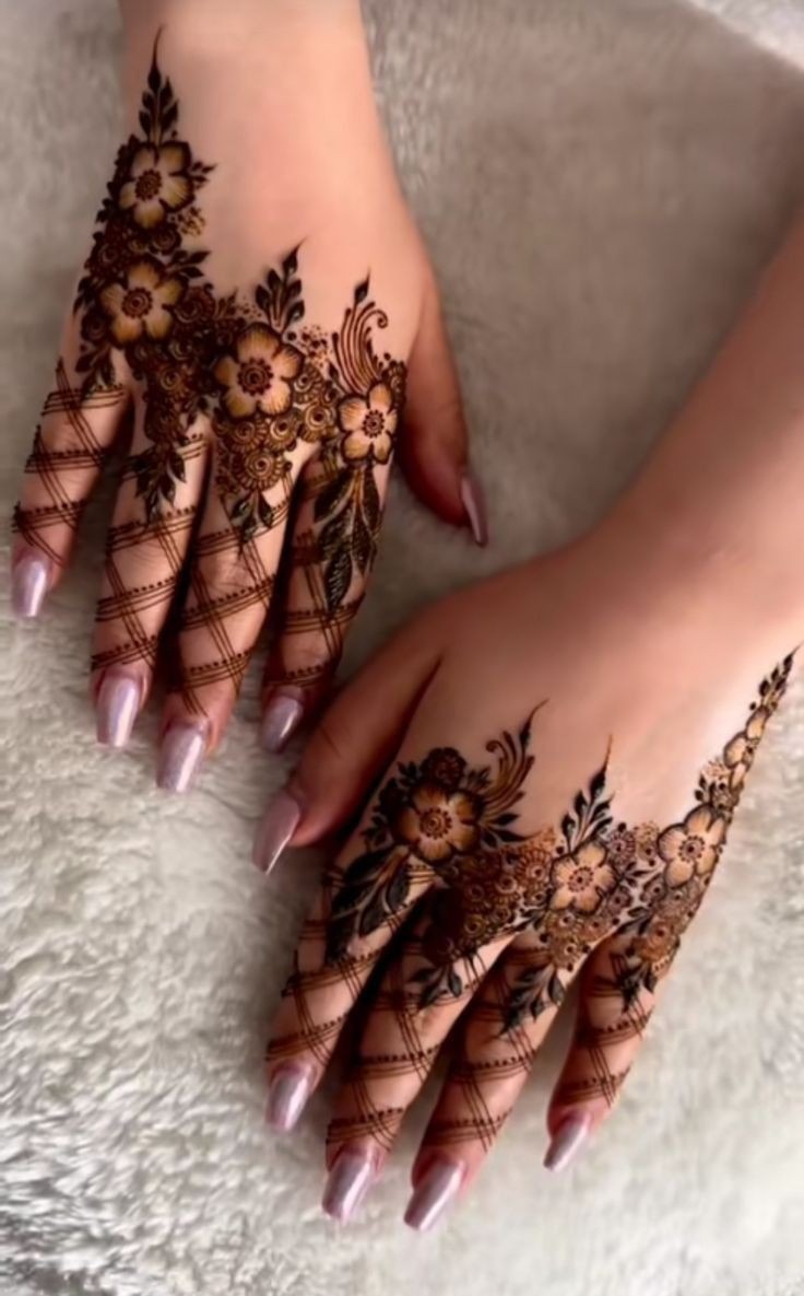 royal front hand mehndi design for girl