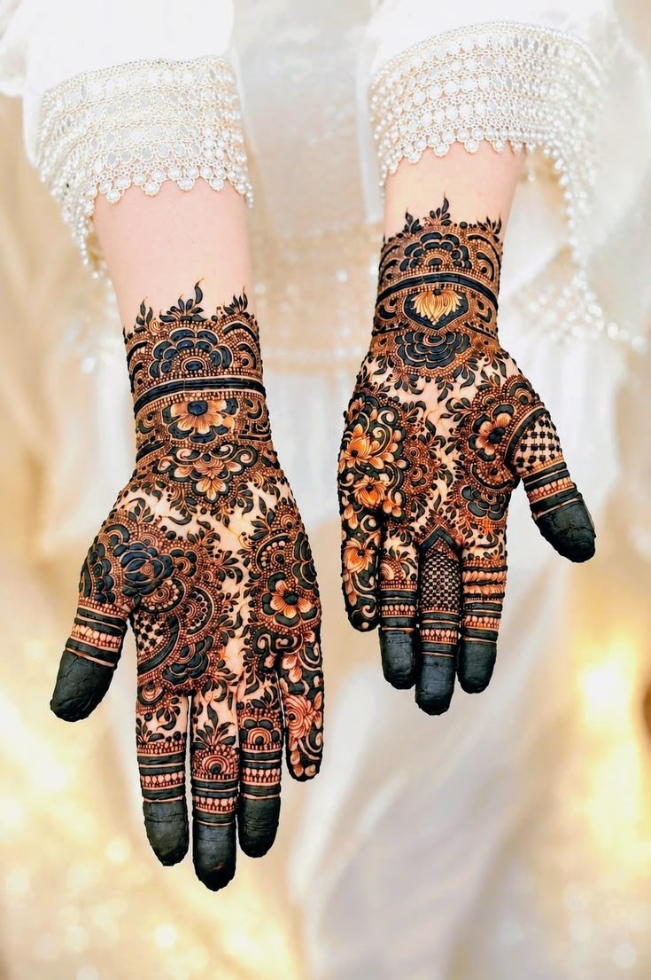 Amazing Royal Front Hand Mehndi Design (1)