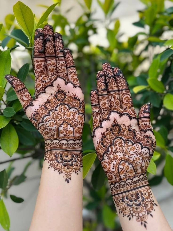 Amazing Royal Front Hand Mehndi Design (4)