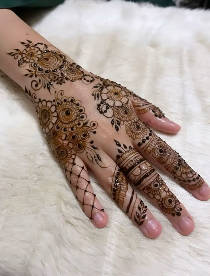 Easy Mehndi Design Beautiful (24) Easy Mehndi Design Beautiful (24)
