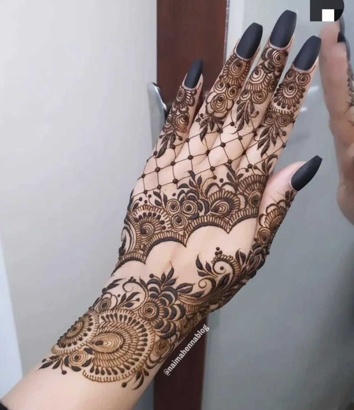 Easy Mehndi Design Beautiful (26) Easy Mehndi Design Beautiful (26)