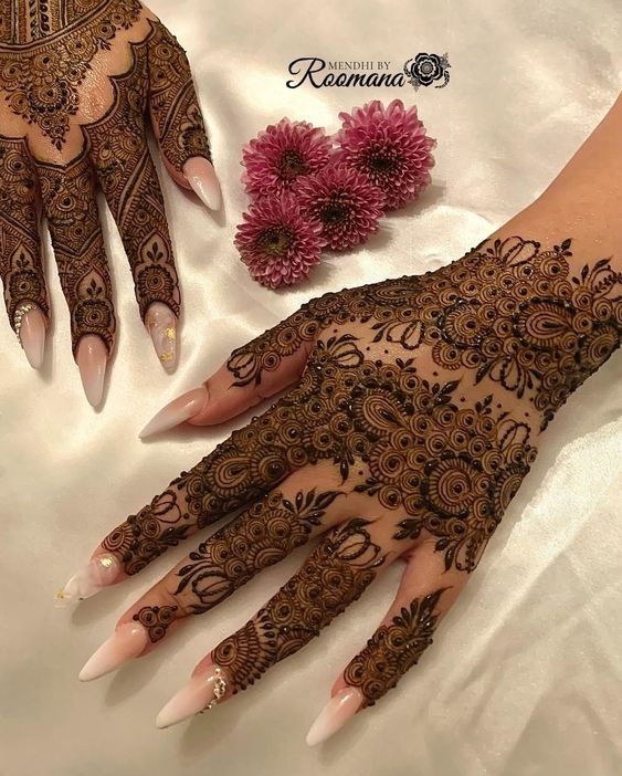 Modern Royal Hand Mahndi Design (19)