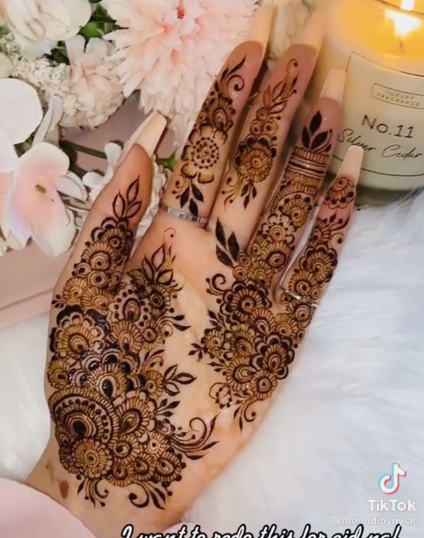 Modern Royal Hand Mahndi Design (3)