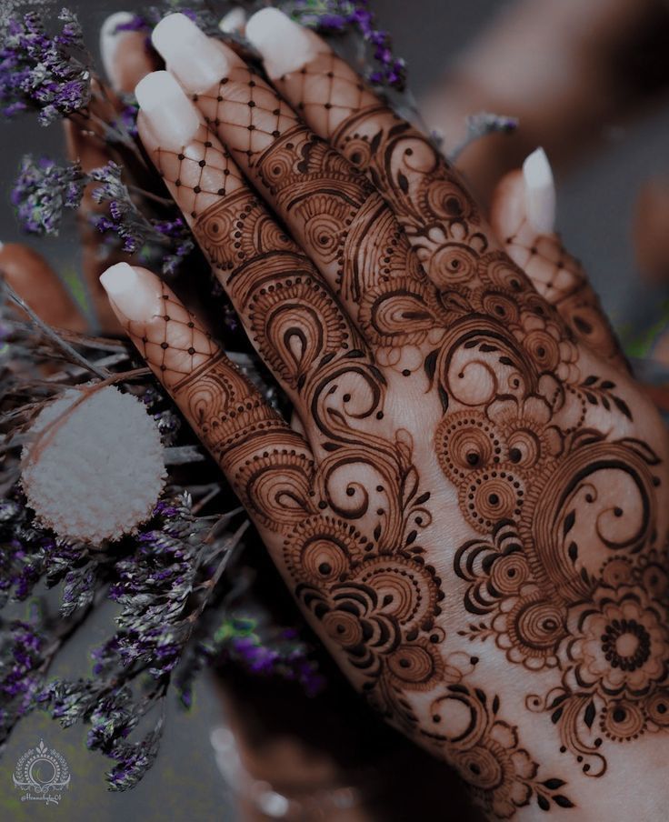 Modern Royal Hand Mahndi Design (46)