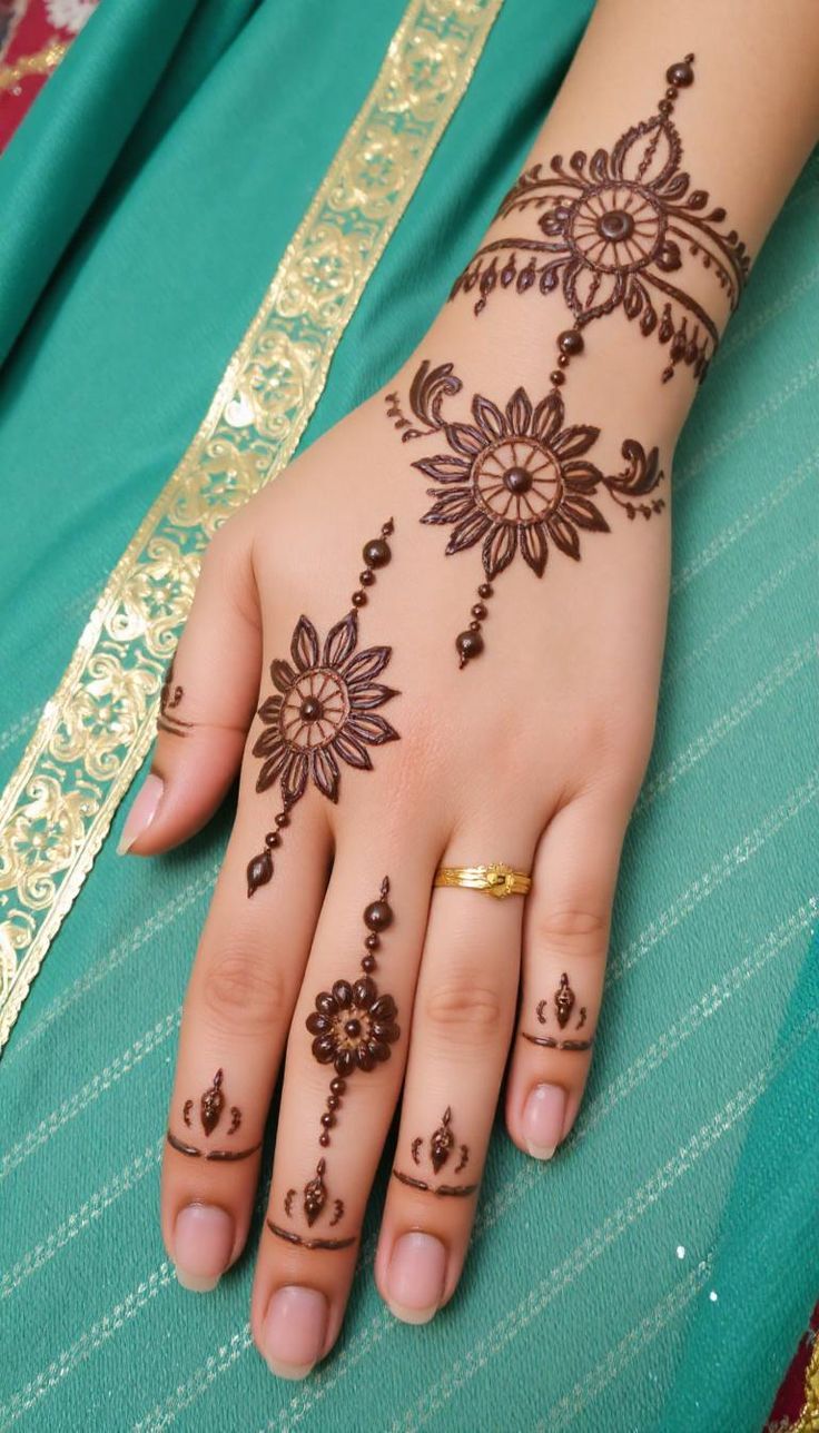 New Simple Mehndi Design (36)