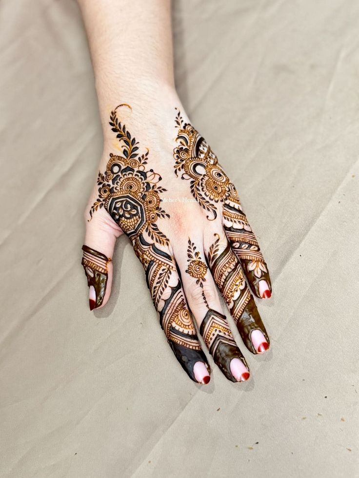 Punjabi Royal Mehndi Design (45) Punjabi Royal Mehndi Design (45)