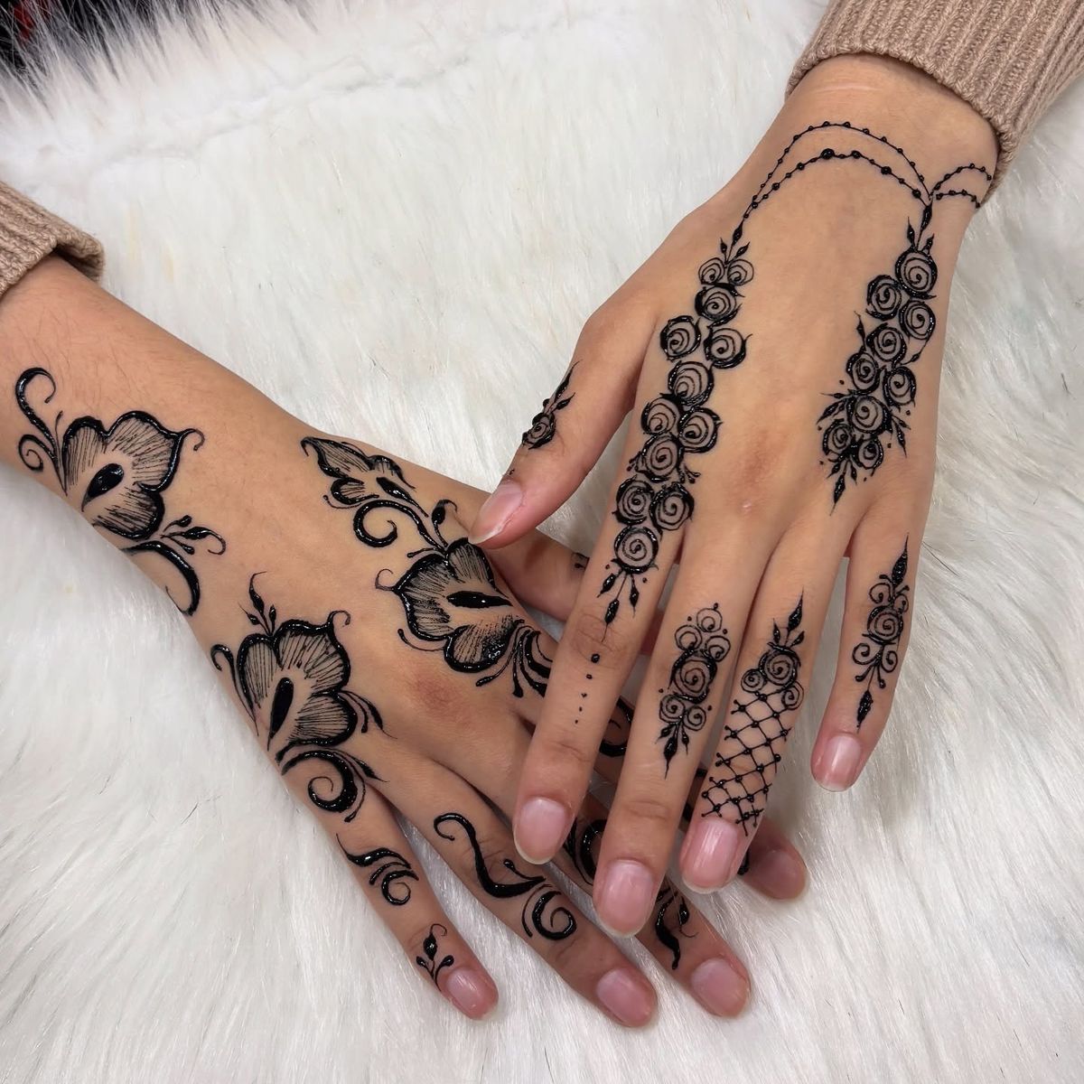 Royal Easy and Beautiful Mehndi Design (19) Royal Easy and Beautiful Mehndi Design (19)