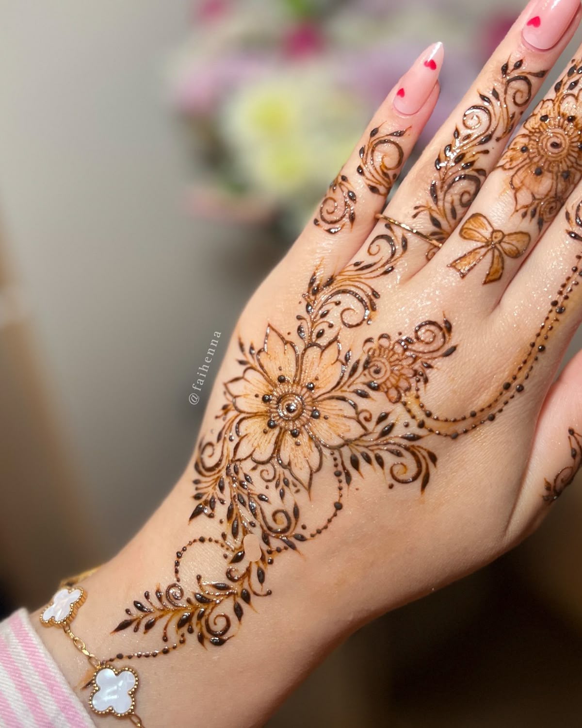 Royal Easy and Beautiful Mehndi Design (29) Royal Easy and Beautiful Mehndi Design (29)