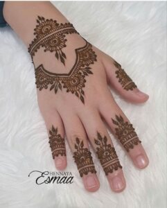 imgi 294 simple mehndi design beautiful mehndi front hand stylish front hand 241x300