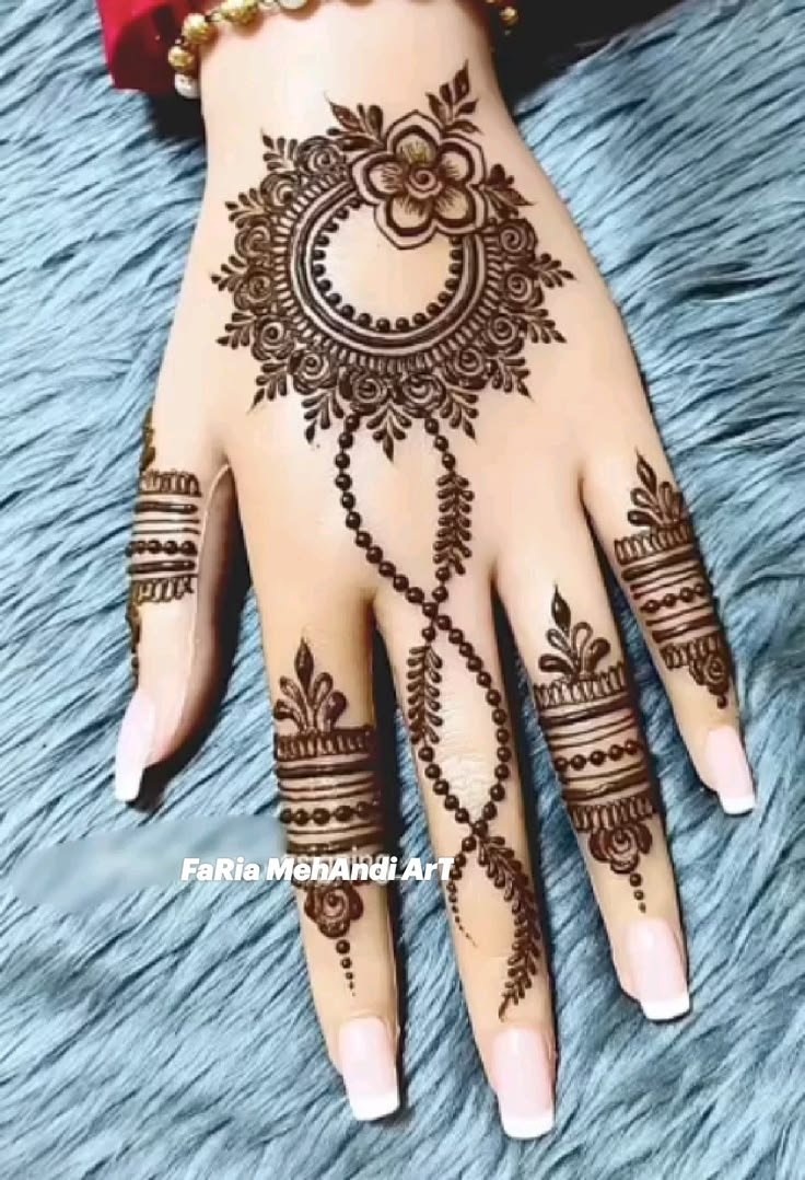 Mehndi design upper hand simple (1)