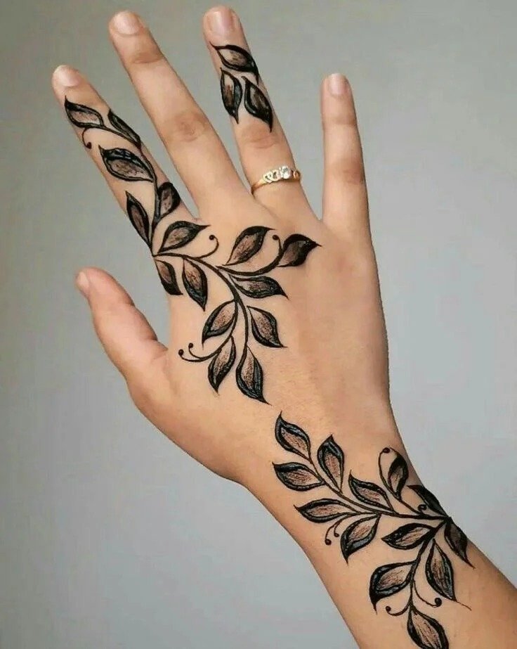 New simple mehndi design 2026