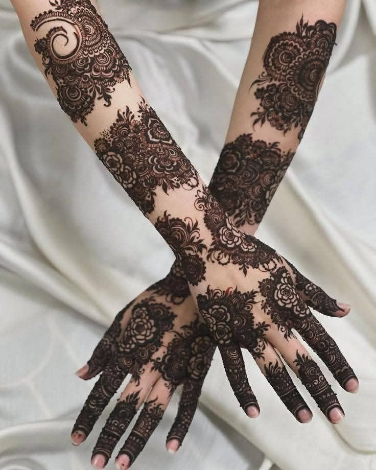 Stylish full hand mehndi design