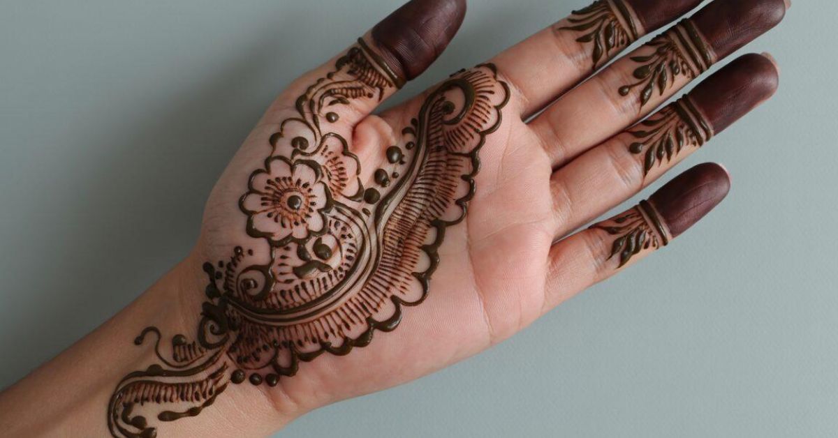 new simple one side mehndi design