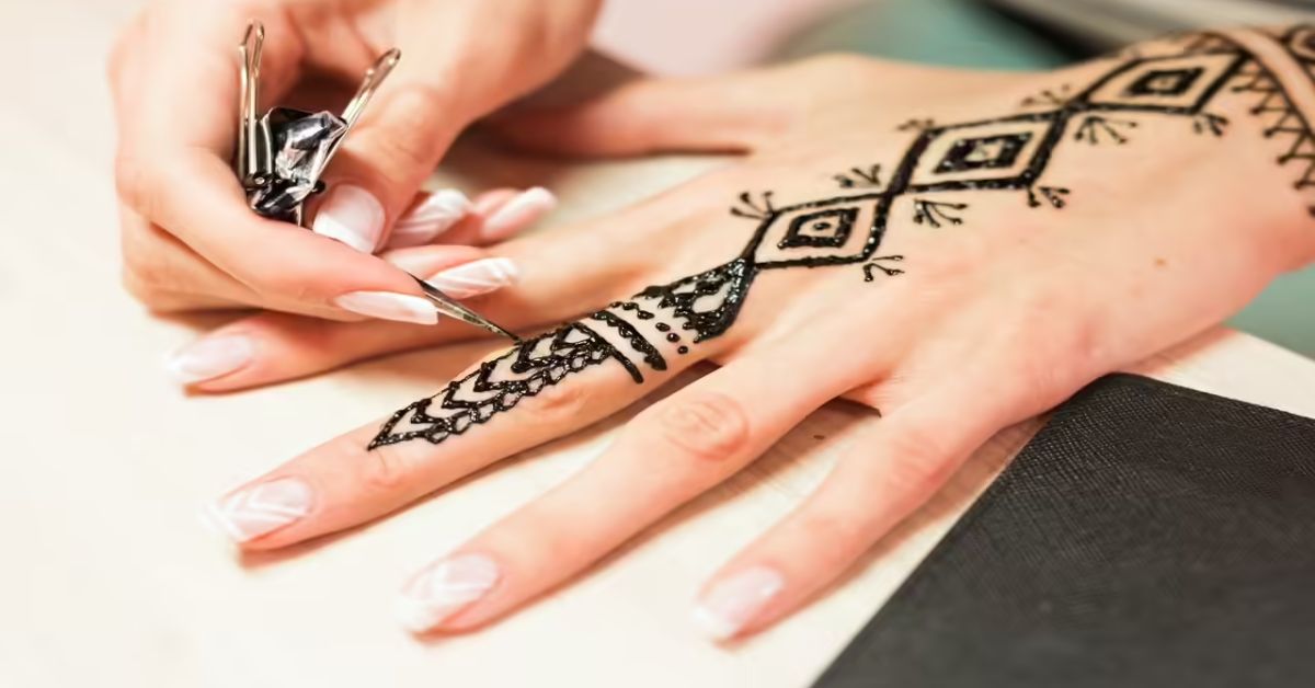 one side mehndi Design